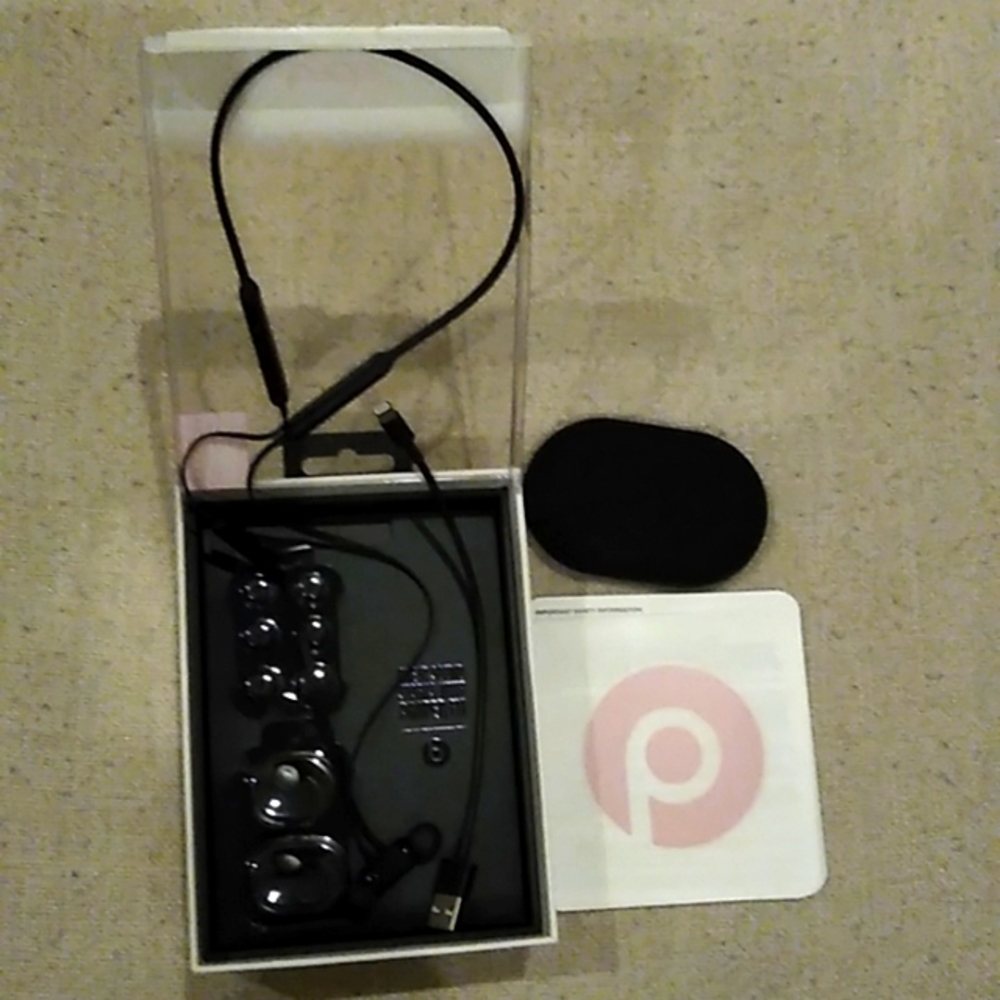 Beats flex headphones - never worn!